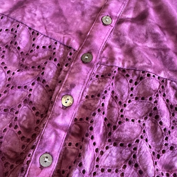 GoFish | 100% Cotton Pink Tie Dye Button Down Blouse with Eyelet, Size S - Picture 4 of 7
